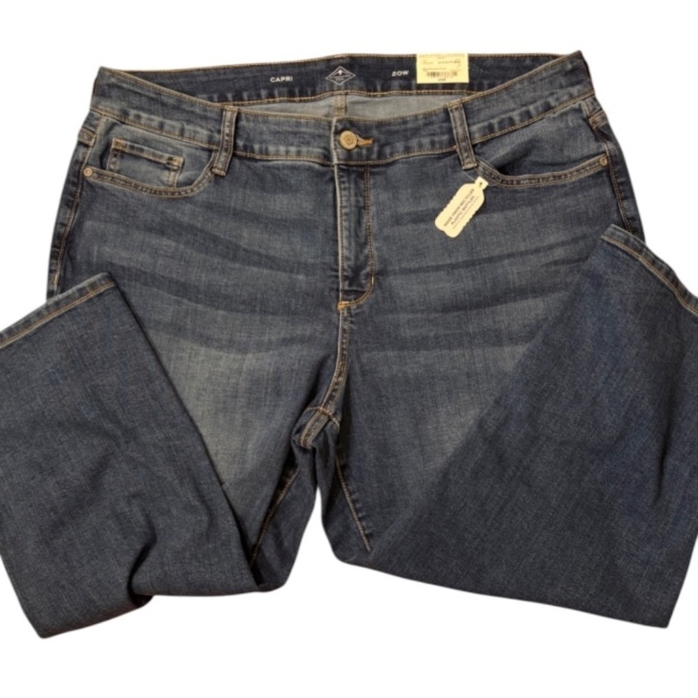 St. John’s Bay Plus Size Midrise Capri 5 Poxket Denim Stretch 20W NWT